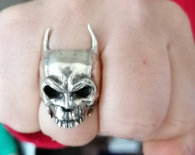 Handmade 925 Silver Bat Skull Ring: Gothic Biker Accessory