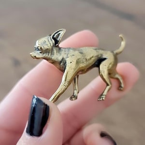 Ornament brass  chihuahua Decorative figure Solid & Sturdy dog figurine -Sculpture-Highly Detailed- Realistic - 34 grams  Decorative object