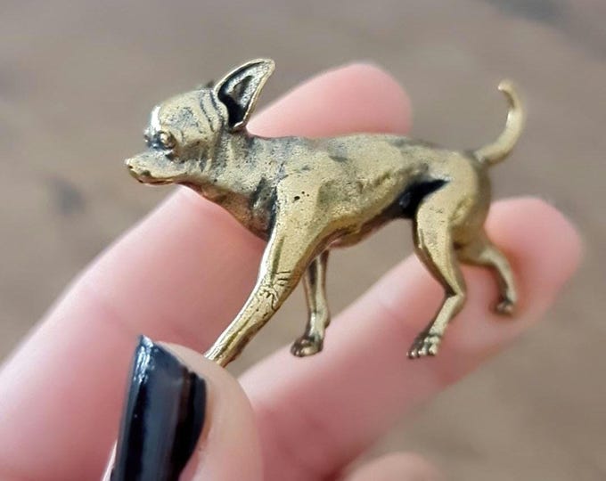 Ornament brass  chihuahua Decorative figure Solid & Sturdy Sculpture- Realistic - 34 grams
