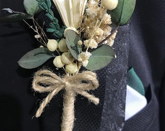 Natural eucalyptus and dried flower mix boutonniere - Wedding Buttonhole Groom boutonniere - Groom and Groomsman Boutonniere