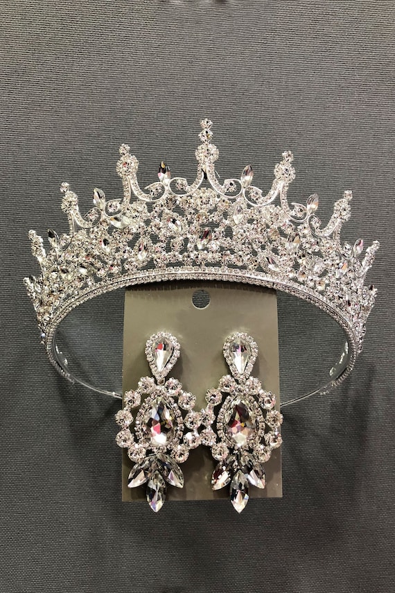Vintage Silver Crystal Tiara Headband with Matching Dangle Earrings Emilia Vintage Crystal Silver Tiara | Silvertone Royal  main image 4