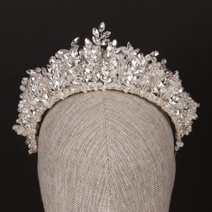 Handgemaakte kristallen stenen bruiloft kroon, zilveren bruids tiara, kristallen bruiloft tiara, zilveren kristallen bruids tiara, kristallen bruiloft zendspoel,
