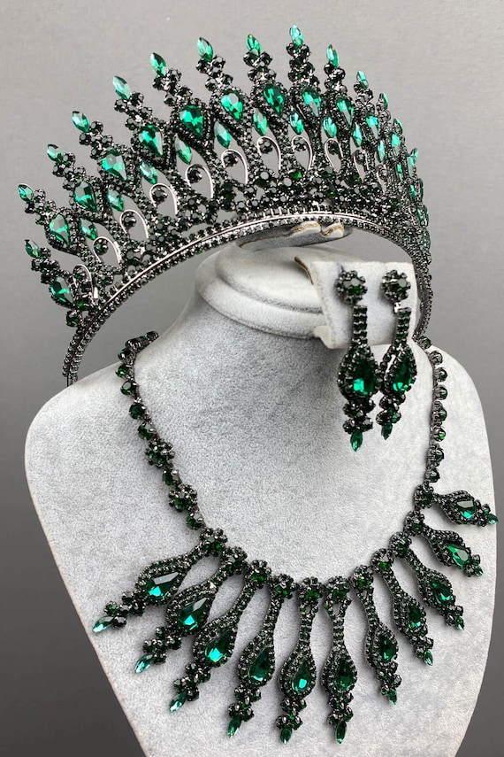 Flower Jewelled Tiara Adult Silver Flower Jewelled Tiara Adult Silver