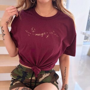 Camisa mística Camisa celestial Camisa bruja Camisa buena energía Camisa Vibraciones positivas Camisa Ropa de moda Ropa estética Camisa indie