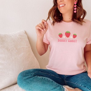Strawberry Shirt Botanical Shirt Cottagecore Clothes Trendy Clothes Kawaii Clothes Fruit Shirt Cottagecore Shirts Aesthetic Clothes