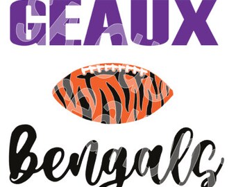 Op de afbeelding: Paarse tekst die "GEAUX" zegt met een zwart-oranje voetbalafbeelding en zwarte tekst die "Bengals" zegt.