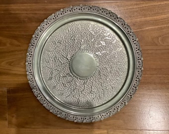 Vintage utsmyckad metallbricka - dekorativ serveringsbricka - barvagnsdekor - cocktailbricka - vintage heminredning