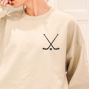 Pocket Crossed Hockey Sticks Sweatshirt, Minimalist Sportive Mom, Hockey Girl Hoodie, Hockey Player, Hockey Lover Mom, Hockey Sweater Women