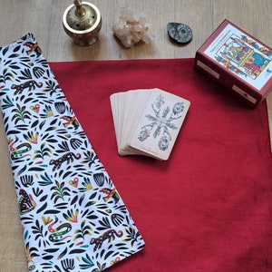 Rood fluwelen orakel en tarot tekenmat/altaar