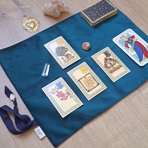 Petit tapis de tirage oracles et tarots en velours / autel