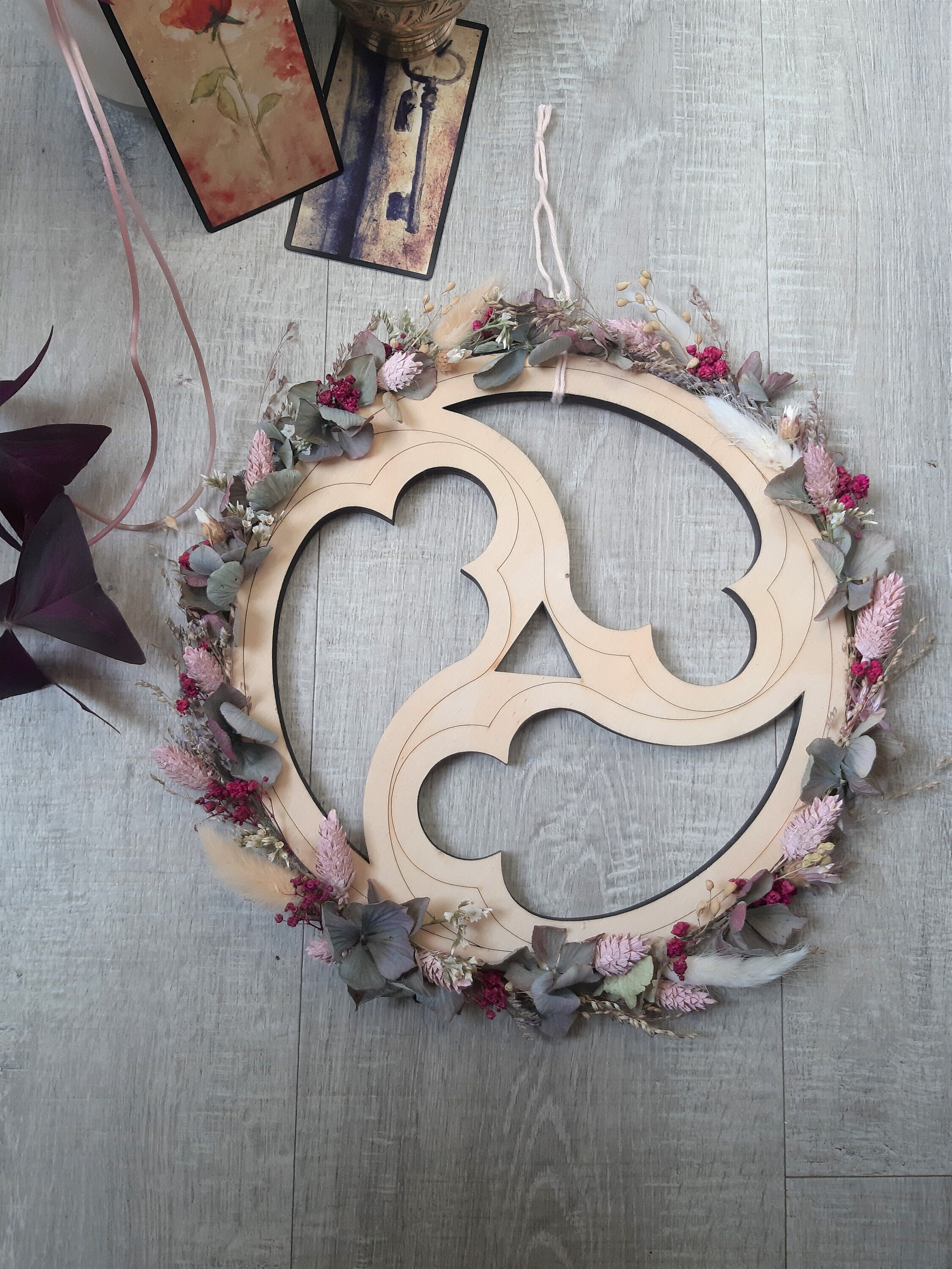 Triskel en Bois et Fleurs Séchées