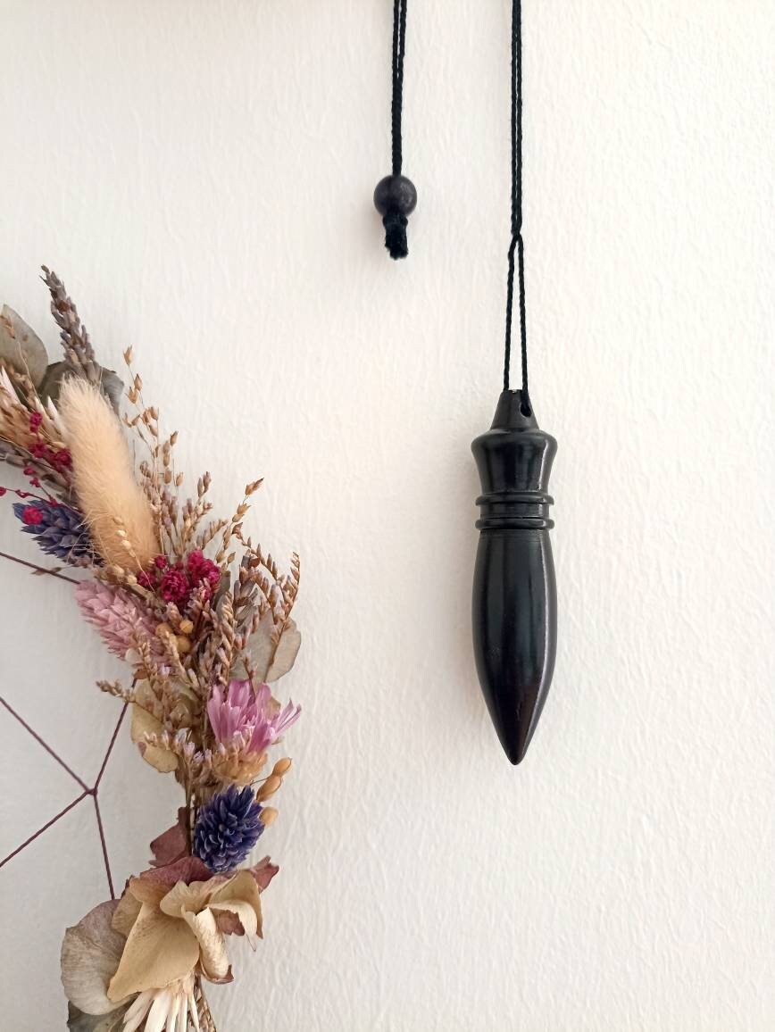 Pendule Egyptien en Bois de Buis Teinté Noir