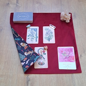 Rode fluwelen orakel- en tarotleesmat / leestafelkleed / altaar