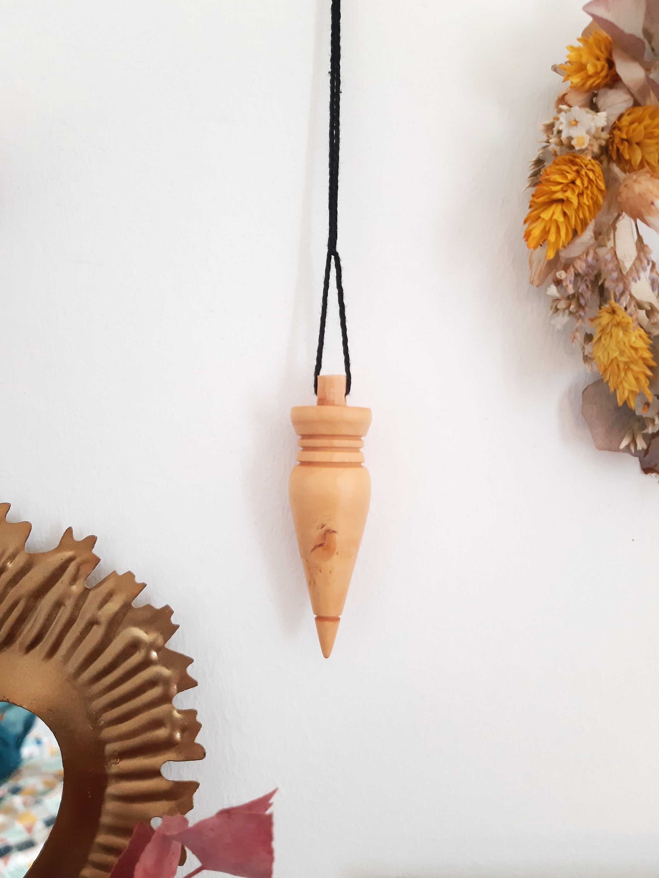 Pendule Horus en Bois de Buis Naturel