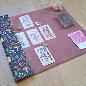 Tapis de tirage oracles et tarots en velours rose / autel