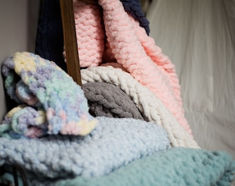 Christmas Gift, Chunky Hand Knitted Blanket, Chunky Knit Blanket, Knitted Blanket, Arm Knit Blanket, Chunky Chenille Blanket, Home Decor