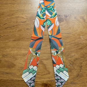 100% Maulbeerseide Schal, kurzer dünner Schal, Haarschal, Schal für Taschen, böhmischer Baum- und Vogelmuster-Schal, 88 cm * 5 cm