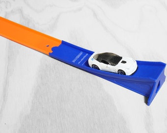 Rampa de salto para pista de coches de juguete: compatible con Hot Wheels y Matchbox - Rampa de salto de tamaño mediano