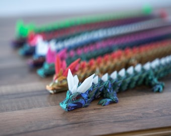 Juguete articulado de dragón de cristal: compañero de escritorio impreso en 3D