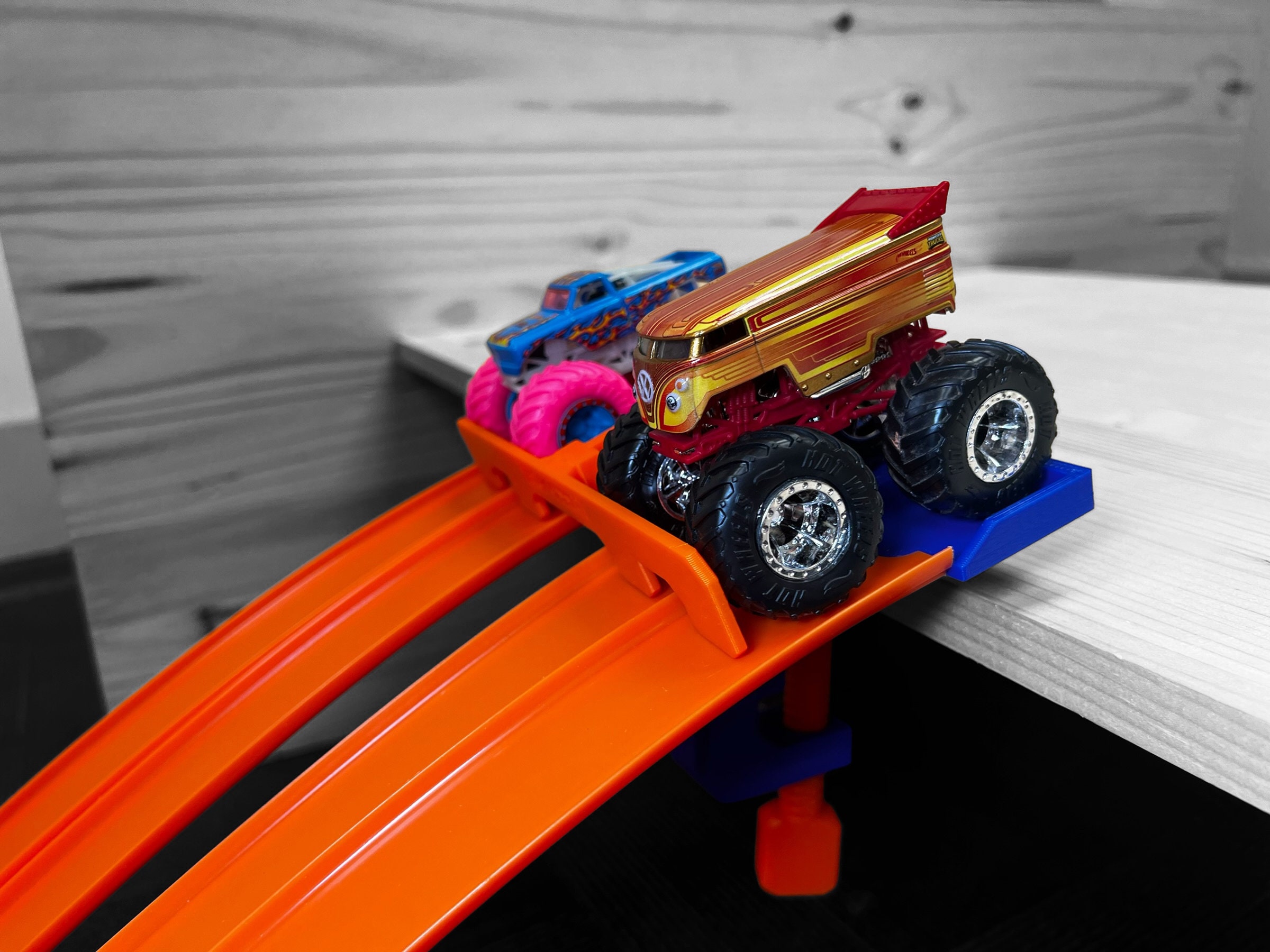Track Clamp Set For Hot Wheels – Heavy-Duty C Clamp ForTrack Sets – 6 Grips For Custom Hot Wheells Race Track Layout – Protects Furniture – Compatible With Cars & Tracks