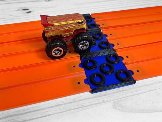 Super 6 lane cheap raceway hot wheels