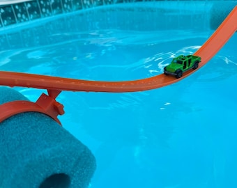 Pista de piscina para Hot Wheels – Sistema de pista flotante / Ecológico, fabricado en EE. UU. / Conectores para flotadores de piscina (juego de 4, 8, 12 o 20)
