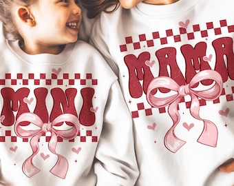 Mamá Mini Valentines PNG, Diseño de sublimación de San Valentín, Lazo de coqueta a cuadros para el Día de San Valentín PNG, Match Mama Mini Valentines Day PNG