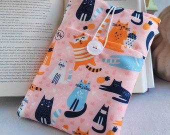 Cat lovers book sleeve with pocket, Cat bookish gift, Pink book accessories, Padded book pouch , Medium book jacket