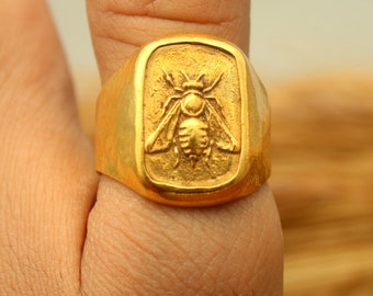 Honey Bee Signet Ring, Gold Signet Ring,Silver Signet Ring,Blessing Signet Ring,Signet Ring Women,Zeus Bee Ring Gold Gift For Him