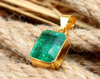 Colombian Natural Emerald 925 Sterling Silver Pendant, May Birthstone, Gemstone Jewelry, Handmade Jewelry, Birthstone Pendant