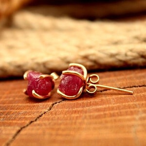 Pendientes de rubí natural, pendientes colgantes, pendientes de rubí, regalos personalizados para mamá, pendientes de rubí de piedra roja, pendientes de rubí, regalo para el día de San Valentín
