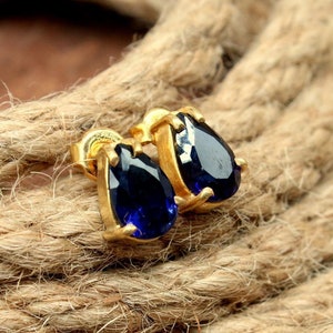 Boucles d'oreilles en saphir brut naturel, boucles d'oreilles en argent, boucles d'oreilles en argent sterling, boucles d'oreilles en pierre bleue, bijoux boucles d'oreilles avec pierre de naissance, boucles d'oreilles