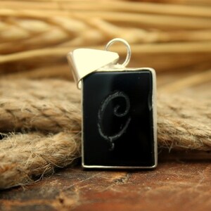 Buchstabe Silber Onyx Anhänger, Silber Anhänger, geschnitzte Glas Anhänger, griechische Antike Neo-klassische, personalisierte Geschenk für sie