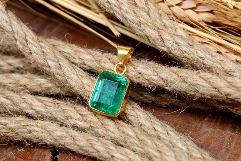 May birthstone, dainty necklace, vintage necklace, vintage pendant, dainty pendant, gemstone emerald pendant, emerald cut jewelry, natural stone jewelry, custom emerald necklace, natural emerald gold necklace, natural emerald silver necklace,