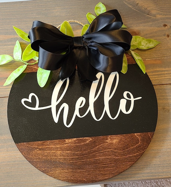 Simple Cute Hello Sign on 12inch Round 