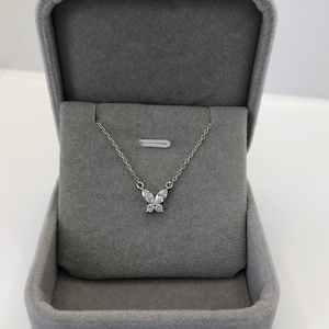 Necklace Butterfly chain & zirconiums set closed in silver or plating gold 18k