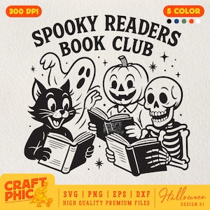 以下が含まれることがあります： 黒と白のイラストで、猫、幽霊、カボチャ、骸骨が本を読んでいます。「SPOOKY READERS BOOK CLUB」の文字が上にあります。画像には「Halloween DESIGN.01」の文字も含まれています。
