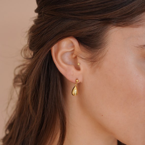 Catalina Lavender Quartz & Baroque Pearl Silver Drop Earrings | Oliver  Bonas | Lavender quartz, Sterling silver earrings studs, Silver drop  earrings