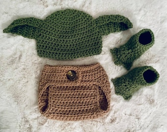Green Alien Diaper Cover Set, Crochet Diaper Cover and Hat, Newborn/Infant Outfit, Baby Shower Gift, Newborn Photo Prop, Alien Costume