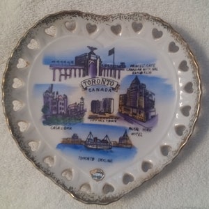 Vintage Toronto Canada Souvenir Plate Gold Trim Heart Shape
