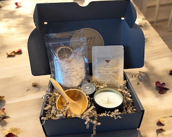 Self Care Box, Beeswax Candle, Honey Lip Balm, honey clay face mask & Bath Salts