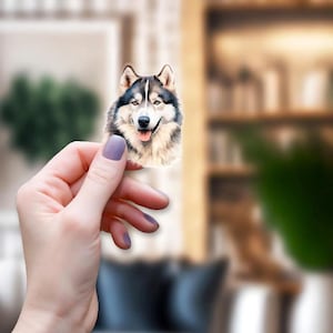 Alaskan Malamute dog sticker 3-inch vinyl clear and white background