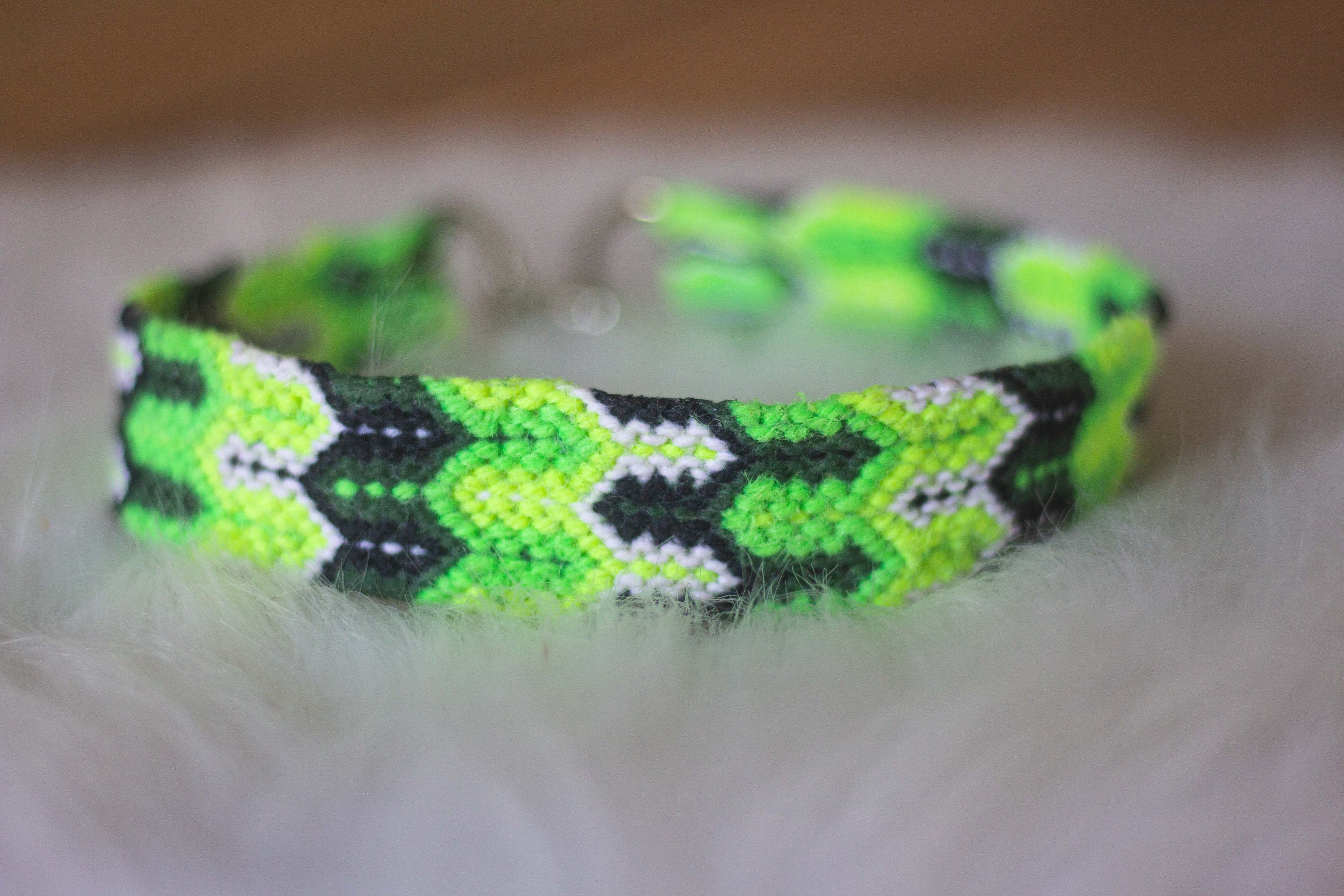 Collier Porte Médaille Chien Vert Neon