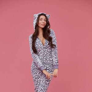 Women&#39;s warm terry butt flap pajamas Sweetjama Frozy with a hood &quot;Leopard&quot;