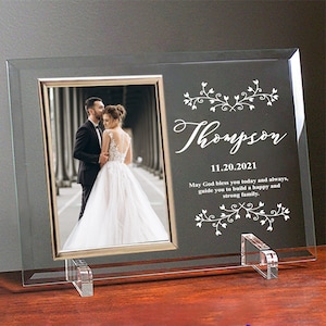 Engraved Wedding Frame, Glass Frame For Wedding Souvenirs, Personalized Wedding Gifts, Custom Wedding Frame, Couple Glass Frame