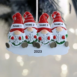 Décoration de Noël personnalisée pour famille de quatre gnome | ornement gnomes | Ornement familial | Cadeau pour Noël
