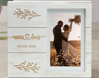 Engraved Wedding Frame, Wood Frame For Wedding Souvenirs, Personalized Wedding Gifts, Custom Wedding Frame, Couple Picture Frame