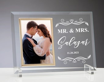 Glass Wedding Picture Frame For Wedding Souvenirs, Wedding gift, Personalized Egraved Wedding Frame, Custom Wedding Gift, Couple Frame