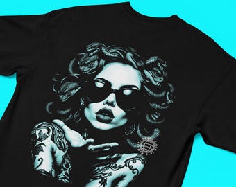 Pop Medusa Graphic Tee: Boxy Fit Unisex T-Shirt