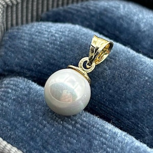 14K Solid Gold Pearl Pendant Necklace: Dainty Charm